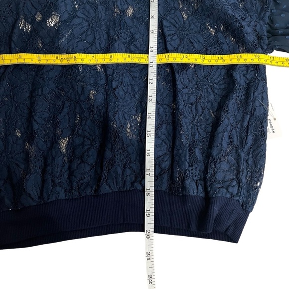 Free People Navy Something Like Love Lace Bell Sleeve Blouse Women’s XS NWT - Picture 10 of 13